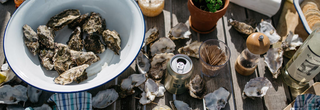 Mahurangi Oysters will teach all there is to know about oysters while guests enjoy freshly shucked delicacies with local beer, wine and juice.