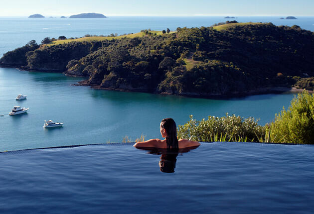 Luxurious retreats, infinity pools, romantic scenery and indulgent honeymoon packages are waiting for you in New Zealand. Begin your perfect newlywed life together in paradise. 
