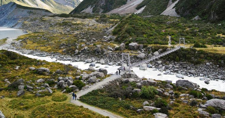 There are a number of short walks you can enjoy in Aoraki Mount Cook National Park, including the Hooker Valley Track and Governors Bush Walk.
