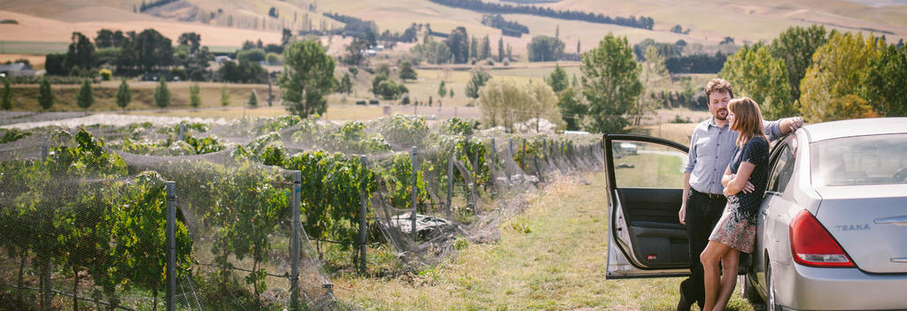 クライストチャーチからワイパラ・バレーまでは45分。ニュージーランドを代表するワインの生産地でピノ・ノワールとリースリングが有名です。