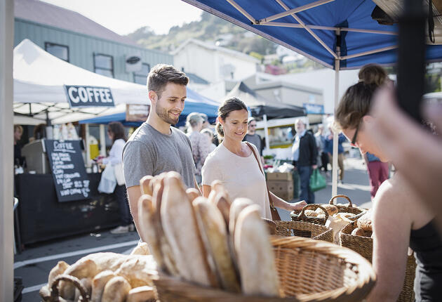 Canterbury's fertile soils, warm summers and cold winters produce a veritable feast of fresh food and wine experiences for the adventurous gastro-tourist.