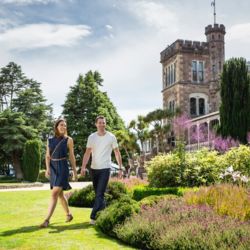 Larnach Castle, Neuseelands einzige Burg, erweckt viktorianische Zeiten wieder zum Leben.