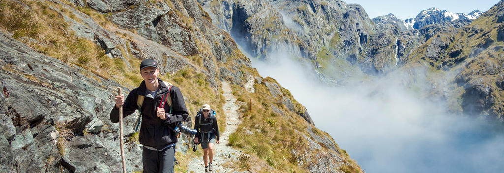 Wandere auf dem Routeburn Track, einem der beliebtesten Great Walks Neuseelands.