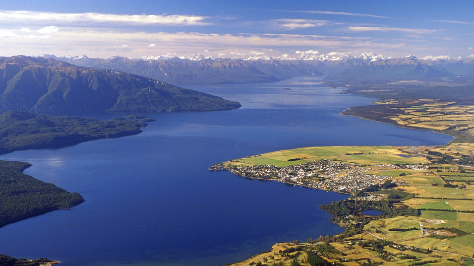 Te Anau township stretches along the shoreline of beautiful Lake Te Anau