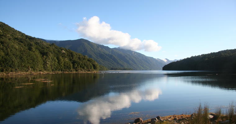 Kunjungi lokasi yang menakjubkan di ujung selatan Taman Nasional Fiordland ini