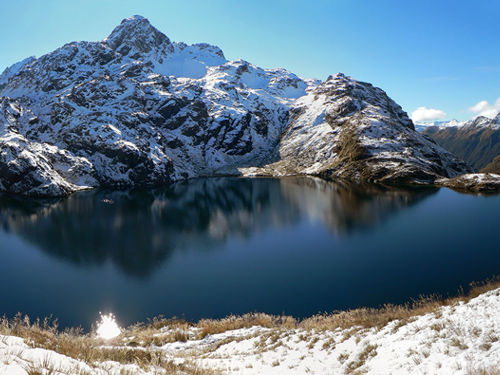 루트번 트랙에서 바라본 아름다운 해리스 호수와 제니커스 산