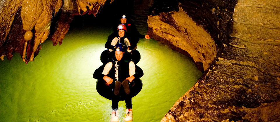 Rafting en eaux noires dans les Grottes de Waitomo