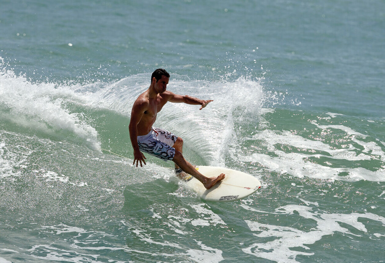 在雷格兰，你可以滑浪，尝一口极好的特浓咖啡。这个生机勃勃的冲浪小镇有着吸引人的创新文化和众多美妙的咖啡馆。