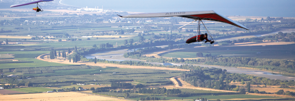 For the best view of the Hawke’s Bay, you can strap yourself to a hang glider or drive to the top of Te Mata Peak.