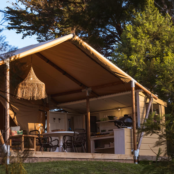 Private glamping 