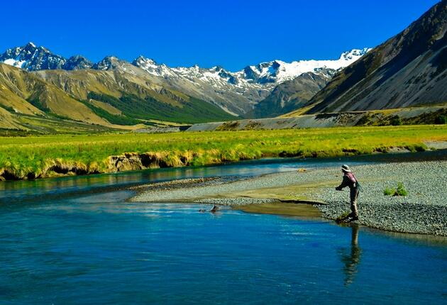 With hundreds of trout rivers & streams to choose from, the where to go question can be a bit overwhelming. Just follow our handy guide for the best trout fishing spots in New Zealand.