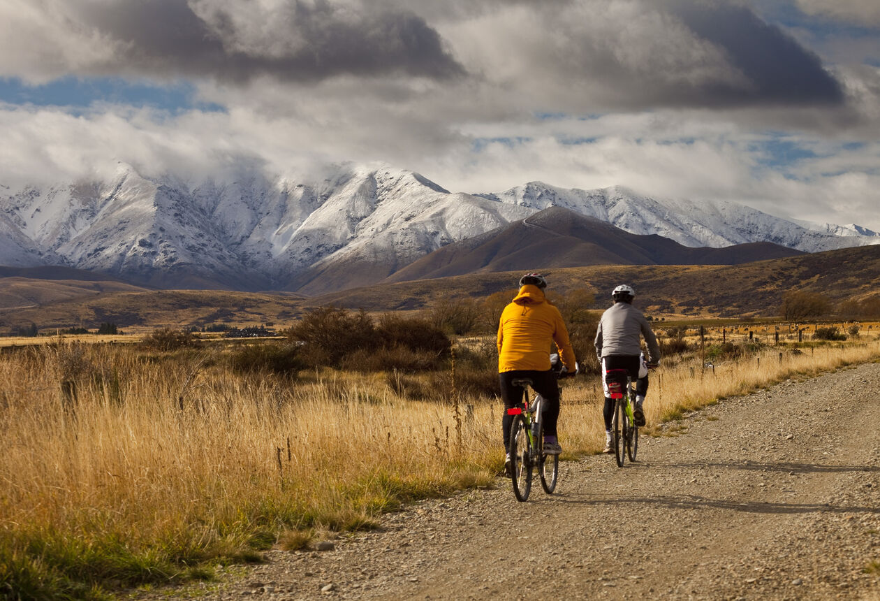 Focus on the riding and let someone else take care of the logistics and book a guided cycling tour in New Zealand. Find out where to start. 