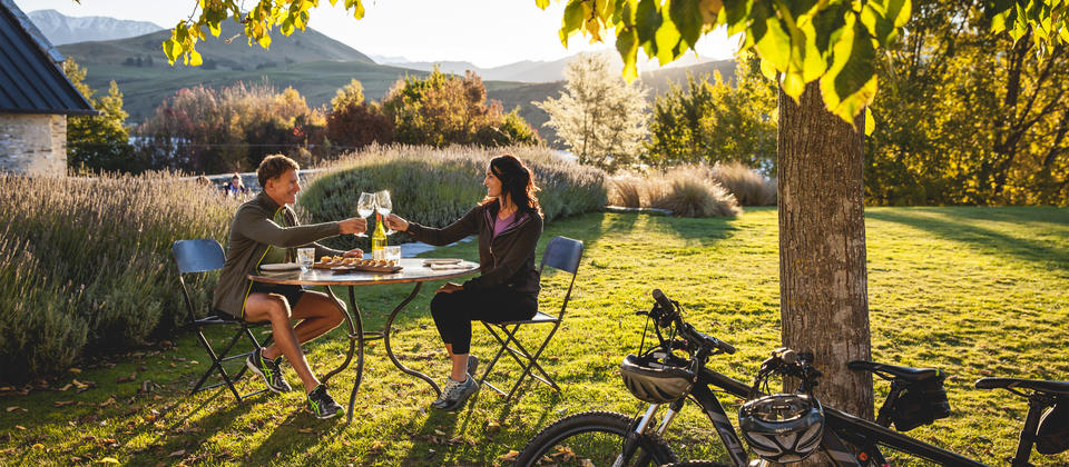Enjoy great food and wine on the Central Otago Rail trail