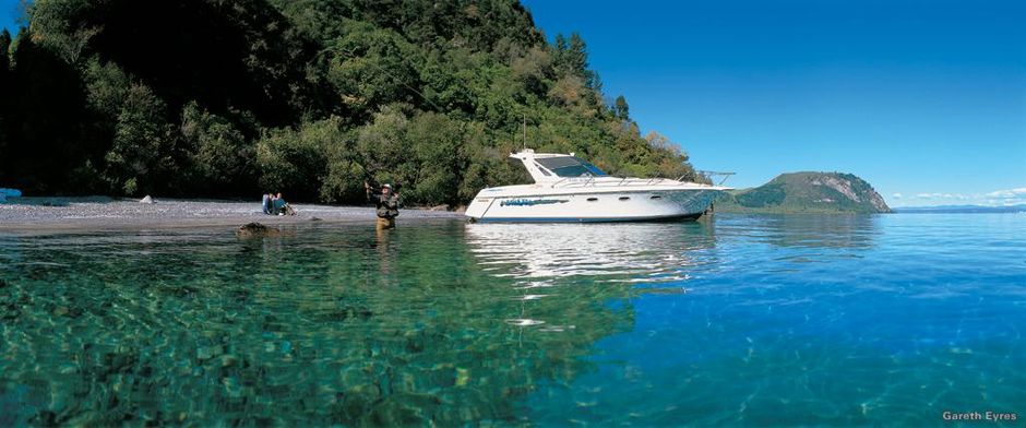 现在的陶波湖（Lake Taupo）和注入的河流已成为全世界野生鳟鱼最丰产的渔区。