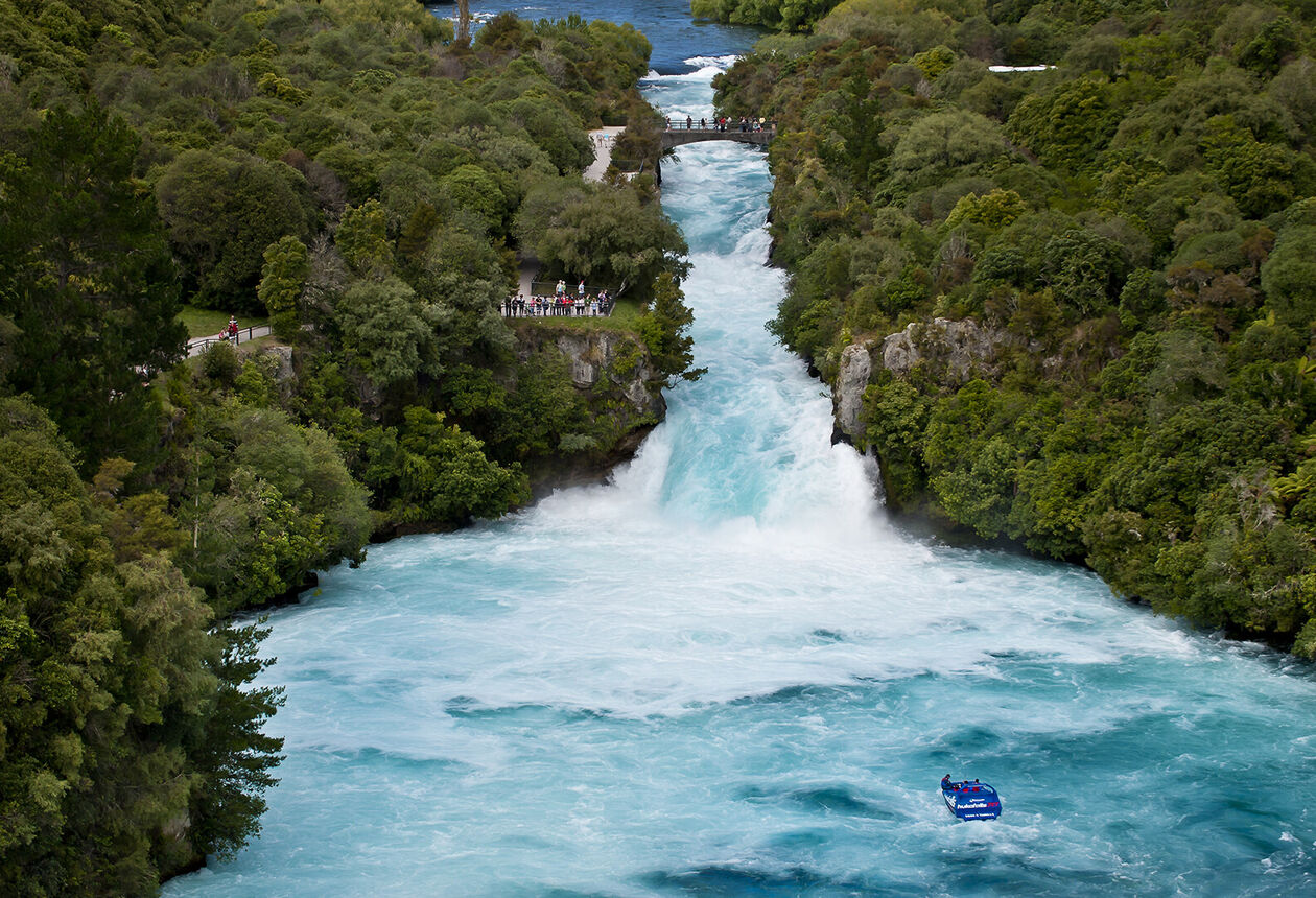 With some of the North Island’s most impressive landscapes, the Taupō region is perfect for outdoor adventures. Find out more about the region that's home to New Zealand's largest lake. 