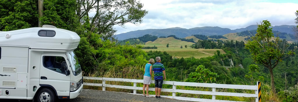The Country Road is a great place to escape urban madness and enjoy a real Kiwi back country experience.