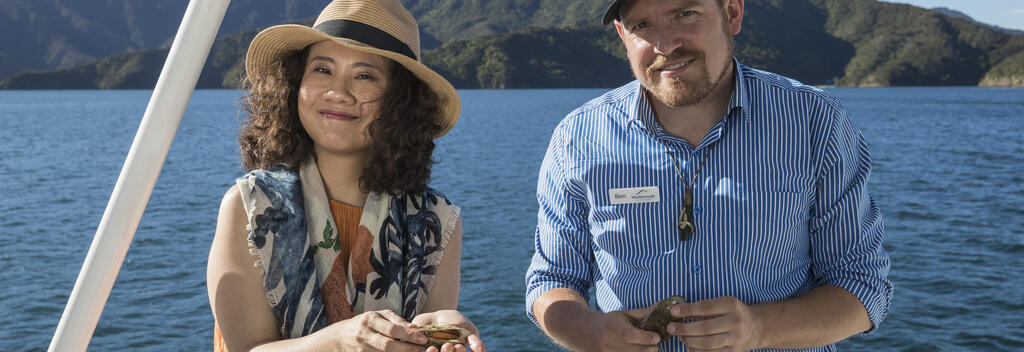 BenGodsiff和殳俏品尝美味青口贝