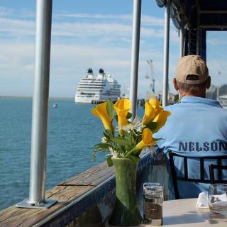 Cruise departs Nelson