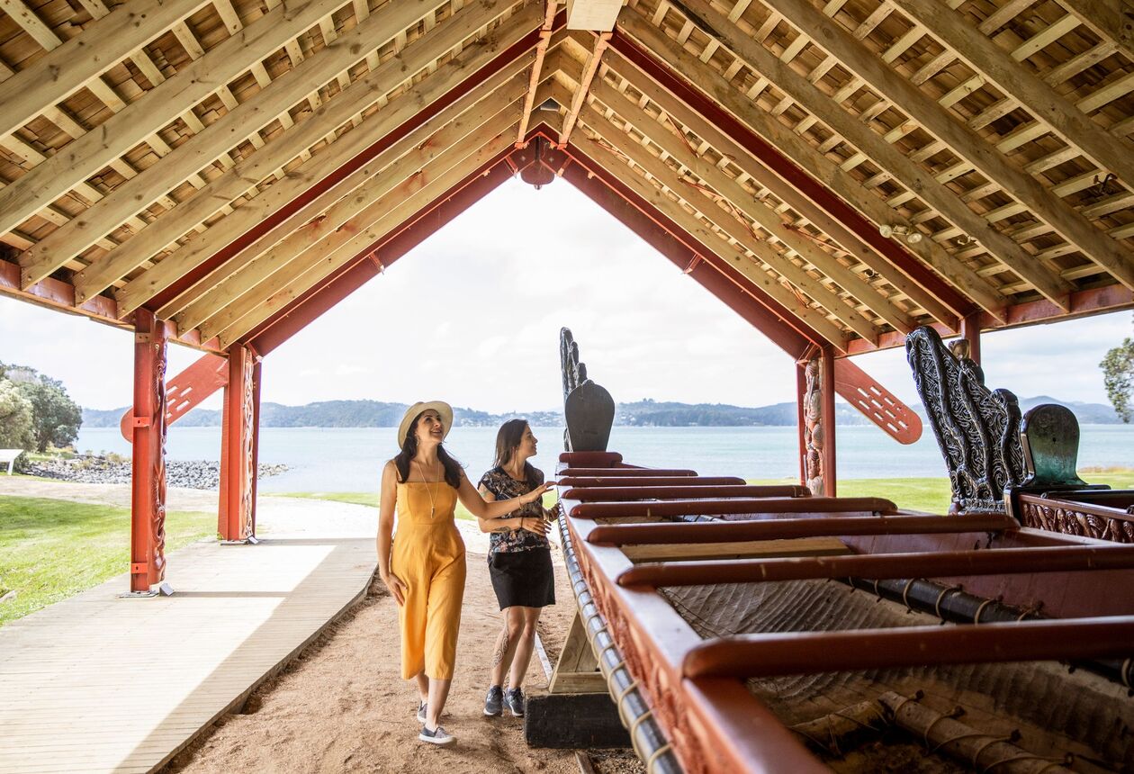 Northland is known as “the birthplace of New Zealand”. It offers fascinating Māori cultural experiences and is home to the world's largest Kauri Tree.