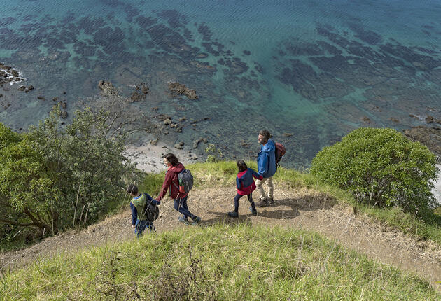 Endlose Küste und weiße Sandstrände machen Northland den idealen Ort zum Wandern und Spaziergehen.