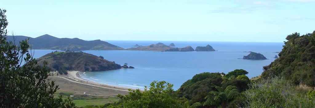 卡瓦里群岛（Cavalli Islands）坐落在玛陶里湾，以其狭长的金色沙滩闻名。