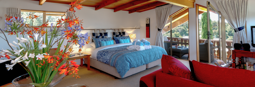 派希亚（Paihia）的浪漫别墅（Chalet Romantica）提供豪华而又温馨的床位及早餐服务。