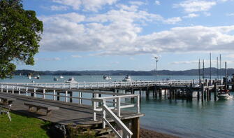 步行途中欣赏拉塞尔（Russell）美丽的小镇