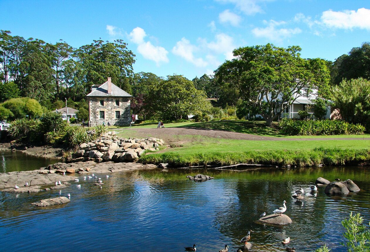 Though a Dutchman was the first European to sight the country, it was the British who colonised New Zealand.