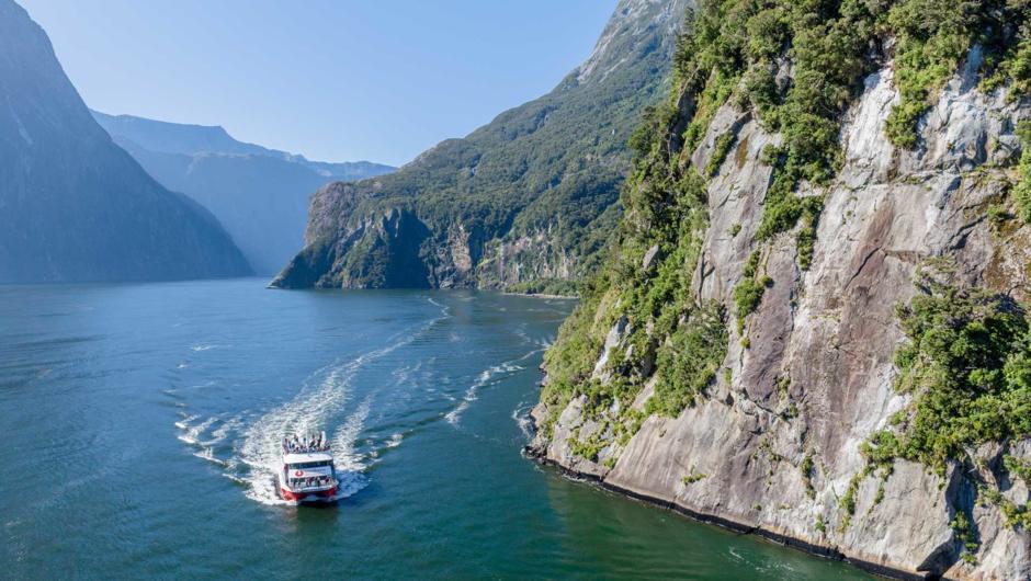 Cruise Milford Sound with Southern Discoveries.