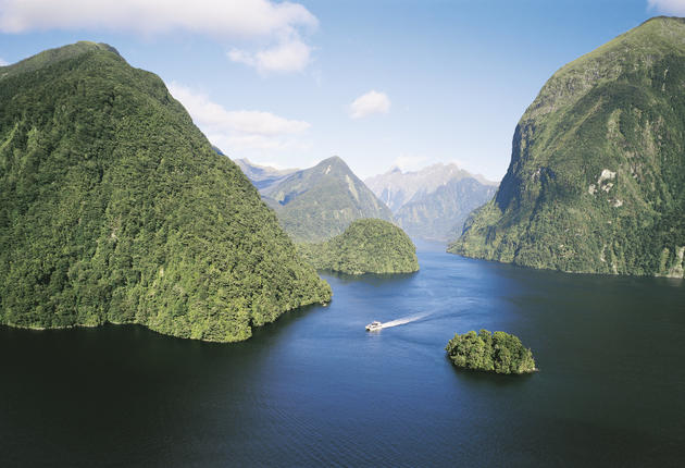 From Manapouri you can arrange transport to Doubtful Sound, the deepest and second longest of New Zealand's fiords.