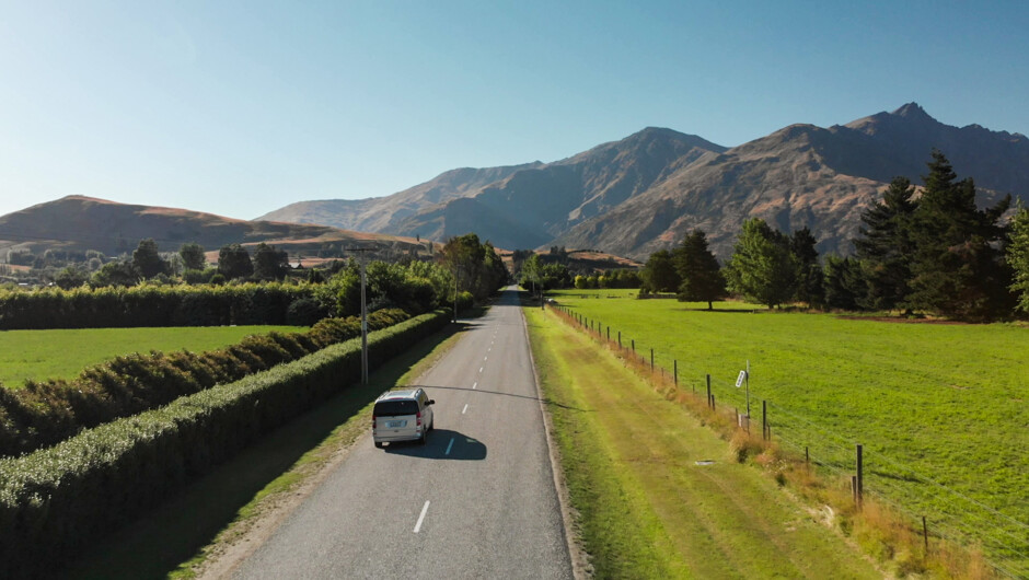 Mercedes-Benz Viano on a personalised tour with customised sightseeing