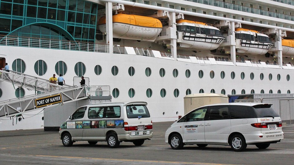 Collecting customers from a visiting Cruise Ship