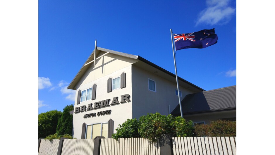 Braemar Motor Lodge Entrance