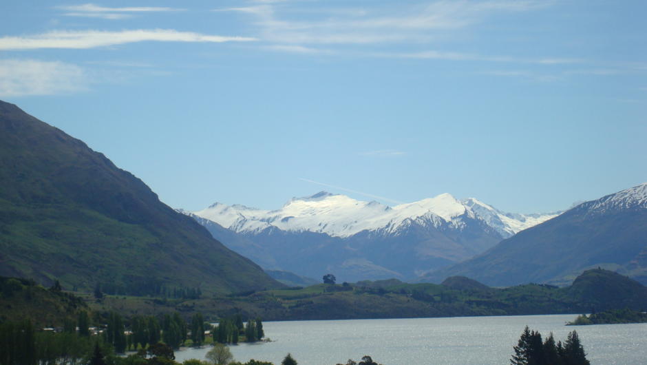 Lake Wanaka with Mt Aspiring in the background
