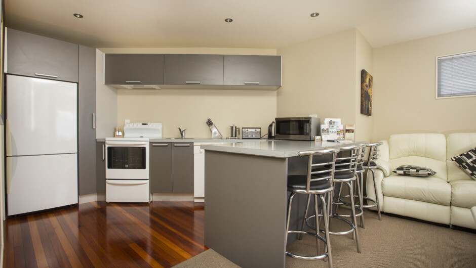 Kawau Apartment - Kitchen