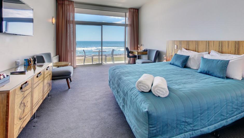 Beachfront Hotel_Oceanview Room
