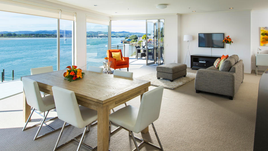 Light and airy Three Bedroom Apartment with views of Tauranga Harbour