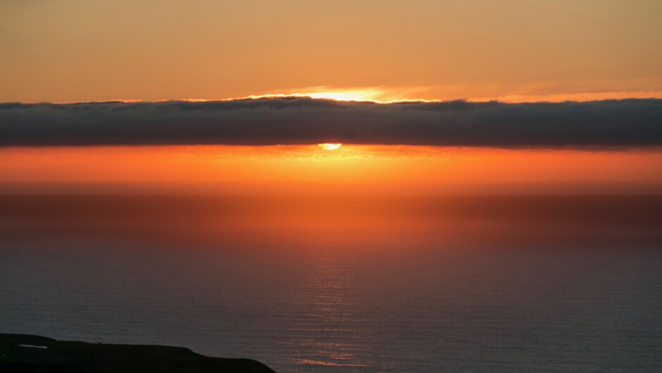 Wake up to the sunrising out of the Pacific Ocean right in front of you at the Atatū PurePod