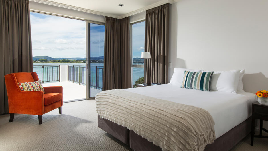 The Master Bedroom in the Harbour View Three Bedroom Apartment offers an en-suite with spa bath