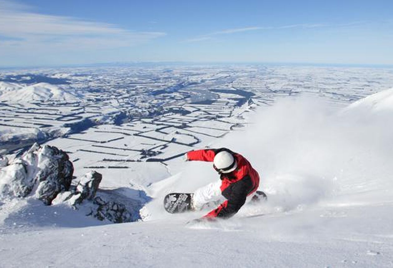 Ski like a local – enjoy the stunning mountain backdrops, relaxing local hotspots and wide open slopes that Christchurch has to offer.