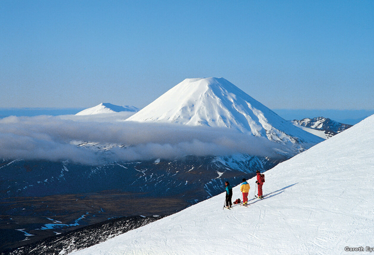 Skiing and snowboarding in Ruapehu