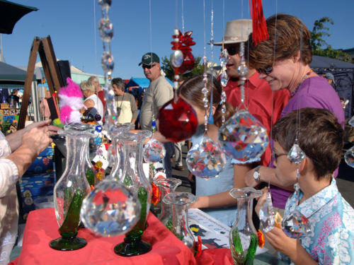 Arts at the famous Nelson Saturday Market