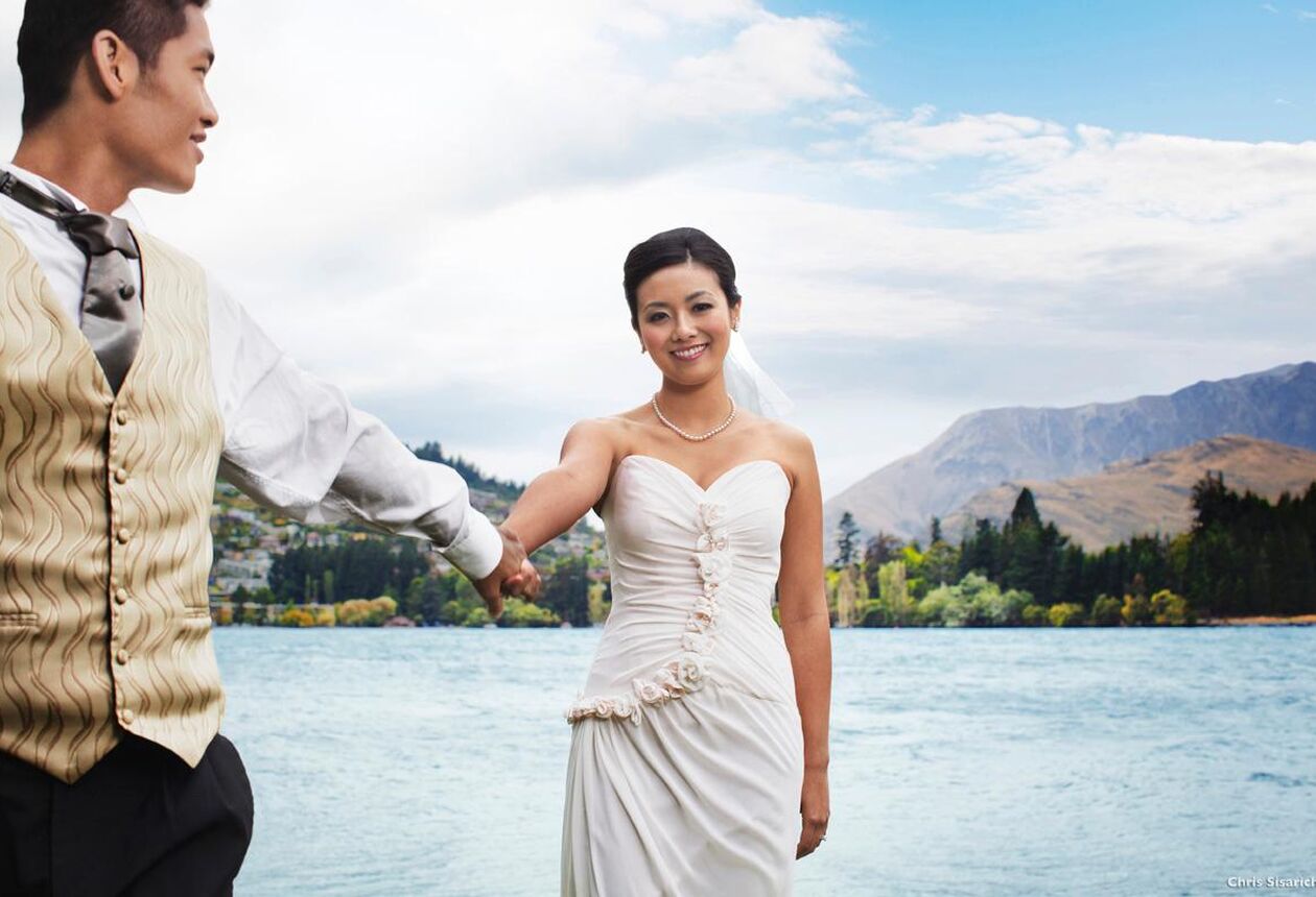 对于充满幻想的浪漫主义者而言，新西兰是一个处处洋溢着浪漫的国度。你将抵达许多如诗如画的地方，经历诸多美妙的体验。你还能体验到在其他任何地方都很难体验到的与大自然的亲密接触。
无论你正在期待一场私密的仪式，或是有一大群朋友和家人的参加，自己梦中的婚礼将在这里成为现实。并享受一次私密的、令人难忘的远离尘嚣之旅。