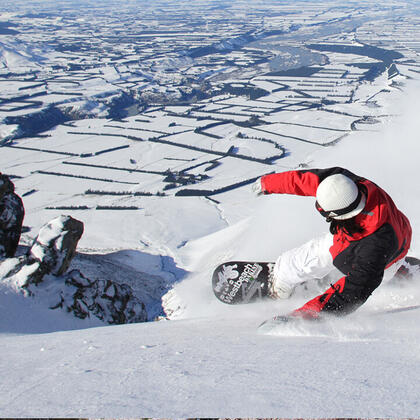 Snowboarding at Mt Hutt
