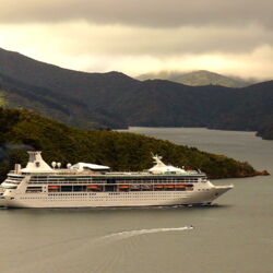 &quot;Rhapsody of the Seas&quot; in the Sounds