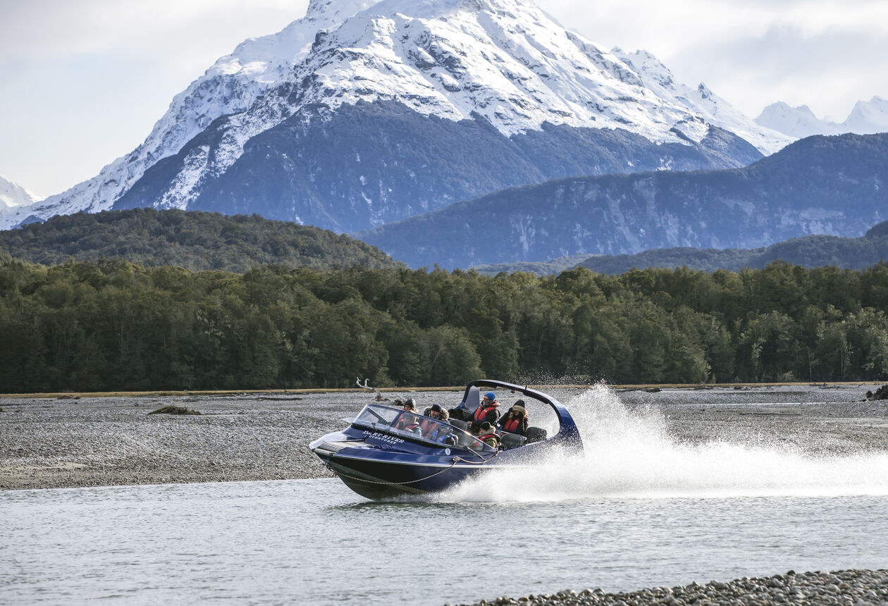 Queenstown offers a range of activities, from adrenalin pumping to unique food and drink experiences. Here are the top 10 activities in Queenstown.