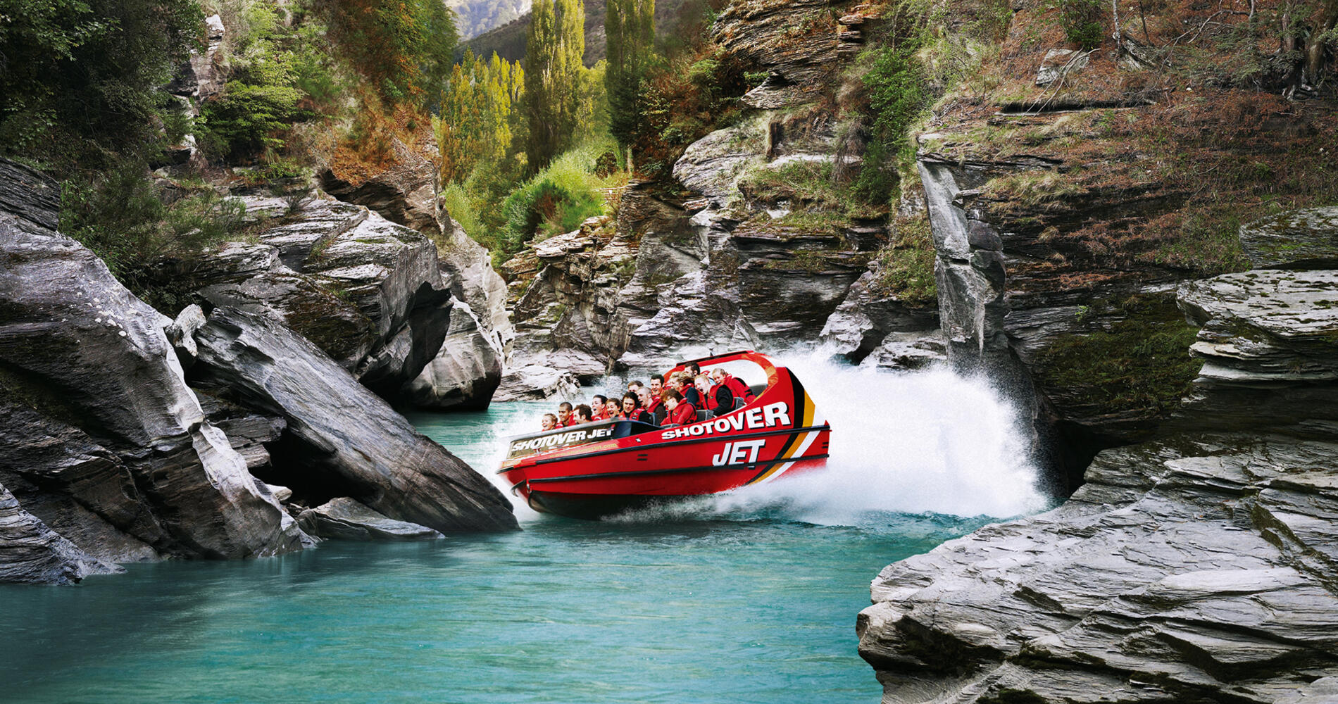 Made in new zealand. Новая Зеландия – Шотовер-Джет. Природа новой Зеландии река Шотовер. Новая Зеландия лодка. Шотовер(Shotover катер.