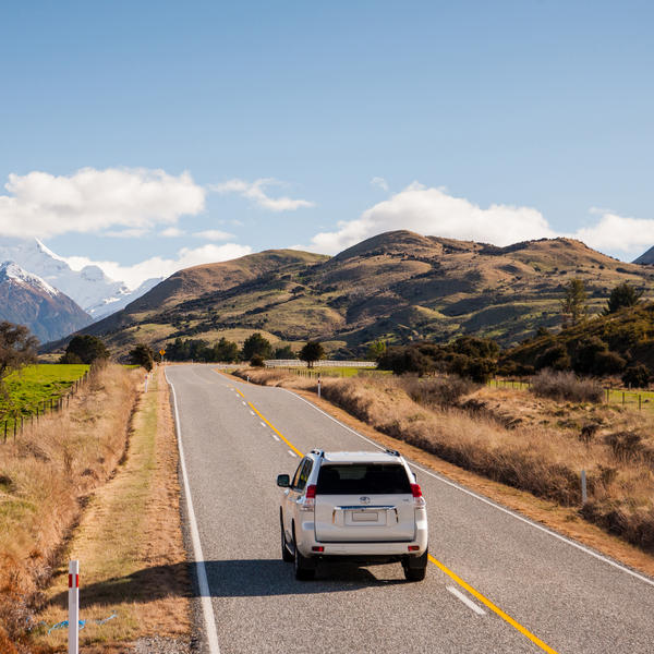 Driving in the South Island - the road to Paradise, Glenorchy.