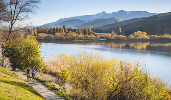 Autumn cycling in Queenstown Trail