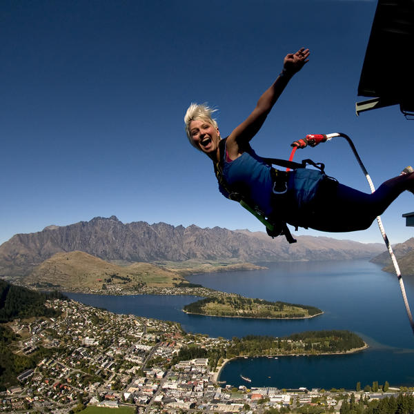 Freestyle Bungeejumping in Queenstown.